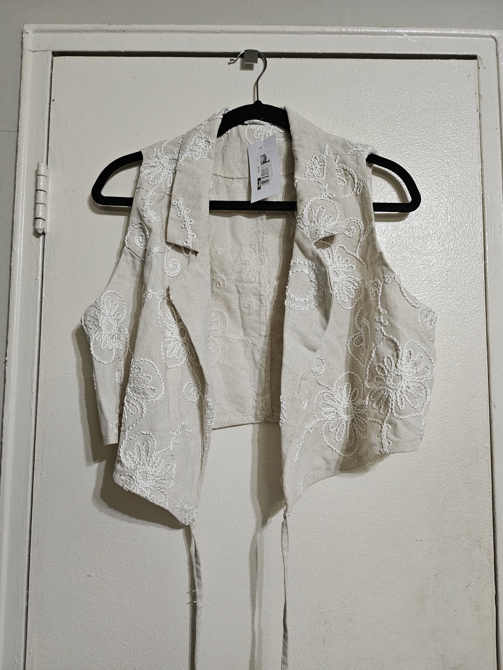 Embroidered Linen Set in Natural Cream